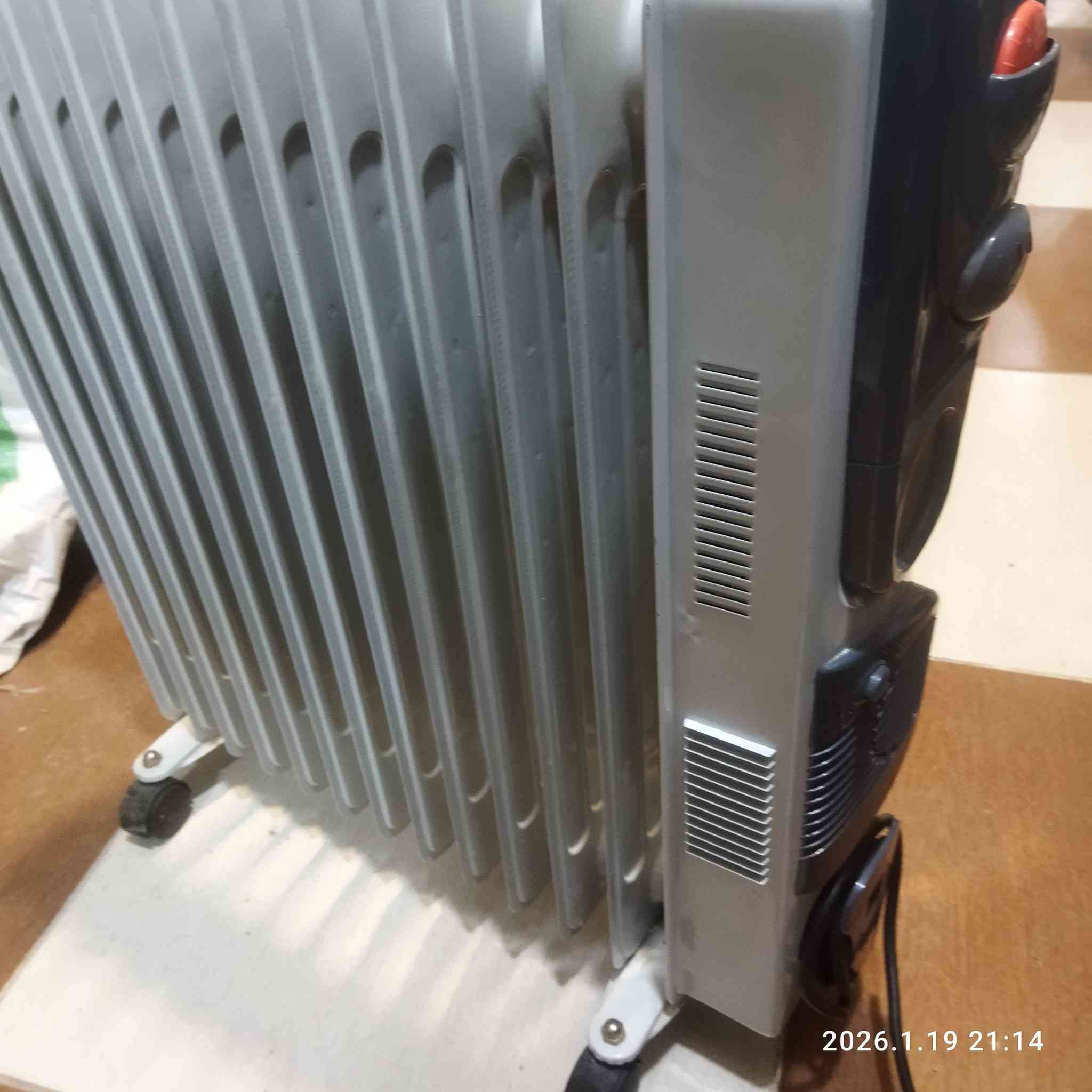 صوبه زيتي حجم كبير 13خانه ماركه جنيرال 2سرعه بيها اوتماتيك تحكم في درجة الحرارة وبيها ڤان تدفئه  شغاله شرط الفحص مستعمل قليل نضافه كما موضح بالصورة السعر 50 عنواني اربيل داره توو يوجد توصيل داخل اربيل فقط حسب المناطق


**إذا كنت صاحب هذا الإعلان وتريد حذفه لأي سبب، رجاءا أرسل رسالة إلى الدعم الفني**