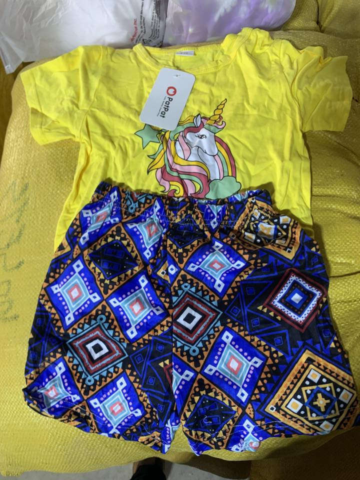 ملابس بات بات اطفال صيفي
العمر من 1 سنة الى 5 سنوات الشليف 100 قطعة كل قطعة لبسة كاملة سعر الشايف 200 الف 
***********

