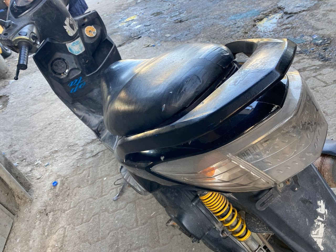 سلام عليكم شباب دراجه سكنس للبيع بعدها بلاديه والكلج الامامي رياضي مال تفصيخ والسعر 650 وبيهامجال الرقم ***********
