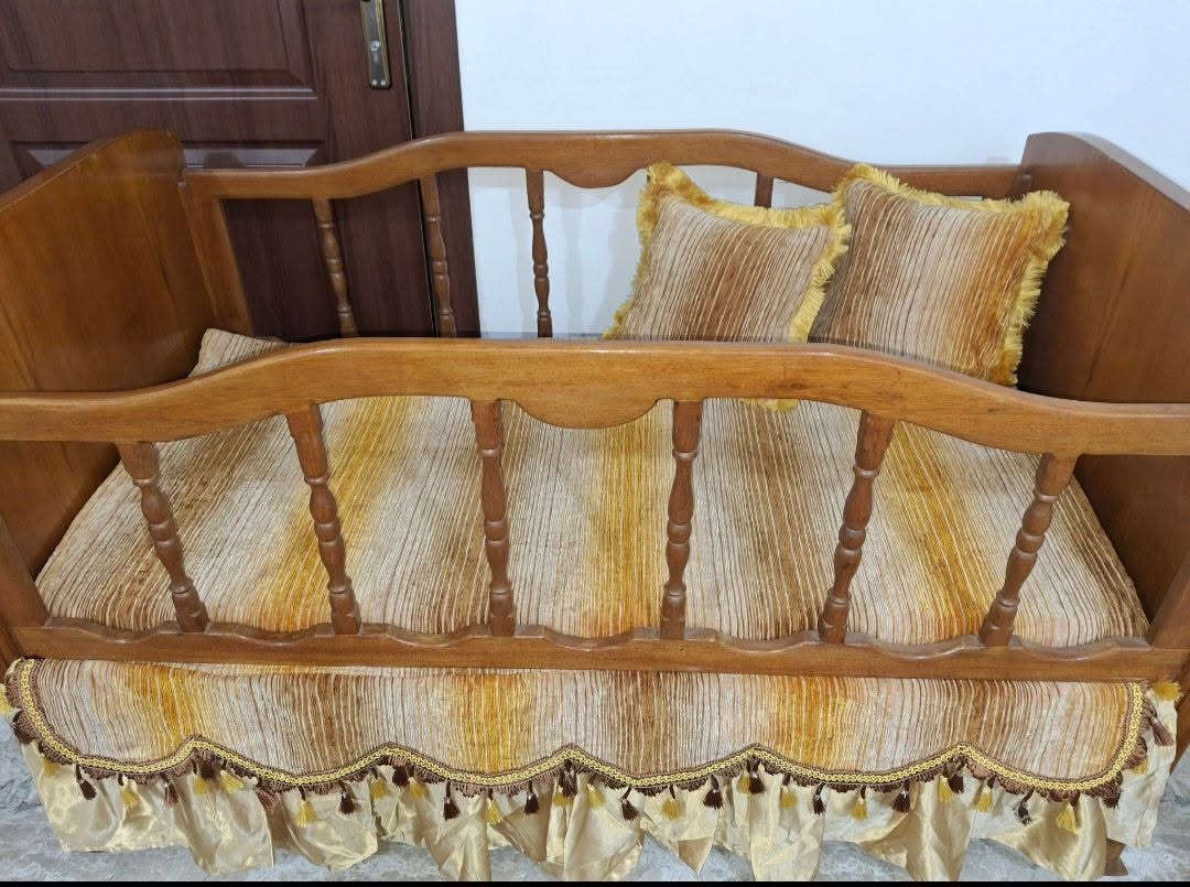 تخت طفل صاج ثقيل ونظيف حيل وكبير 
حجمو 155 * 80
بينو جكمجتين كبار 
ومعانو فرشة ثقيلي ودوشك
السعر ع الخاص


**إذا كنت صاحب هذا الإعلان وتريد حذفه لأي سبب، رجاءا أرسل رسالة إلى الدعم الفني**