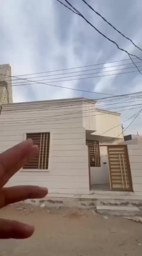 ياالله.. اللهم صل على محمد وال محمد 
دار للبيع في مجمع النجمه مقابل علوة الامامين طريق رابط
الزبيليه طابو صرف سند 25 المساحه 100 متر طابق واحد  بناء جديد متوفر كافة الخدمات شوارع تبليط مولد ذهبي
مجاري للشارع مدارس قريبه يبعد عن الإمام 10 كيلو متر
 السعر 63 مليون وبي مجال بسيط.((((يرهم إقصاد))) 
 للأستفسار. ***********
