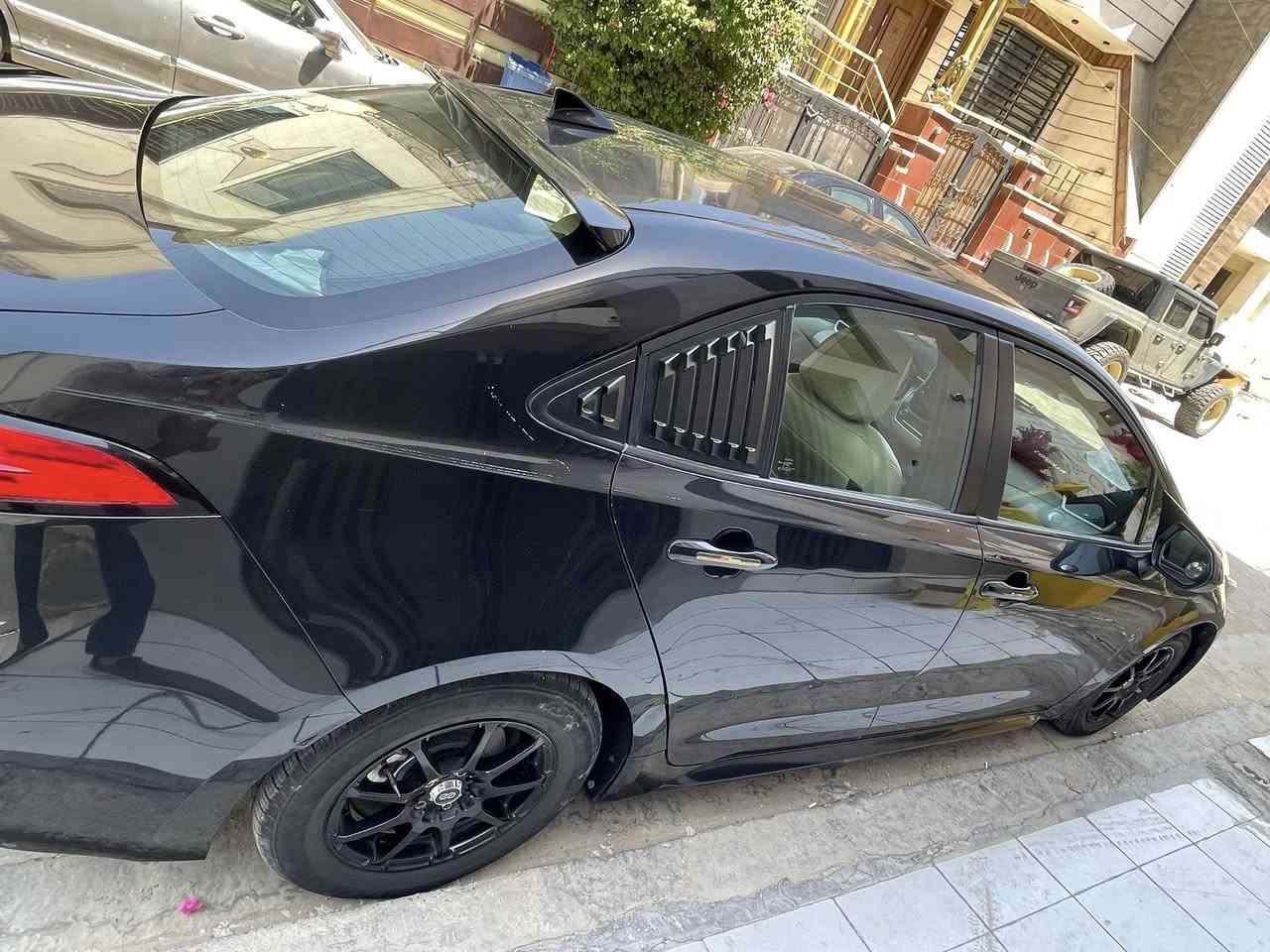 سلام عليكم

كورلا وارد امريكي LE موديل 2020 لون اسود
حادث جاملغ وشويه من البنيد 
بدون ايرباك
ماشية 82 
مكان السيارة بغداد
السعر المطلوب 137
الاستفسار ***********
