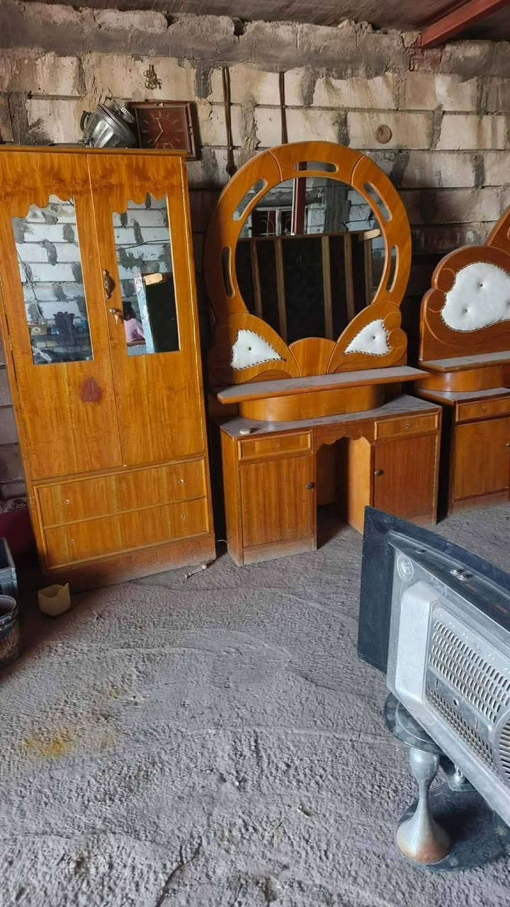 اغراض للبيع بسعر مناسب الاتصال على الرقم ***********
أو مراسله الحساب علي الزين
