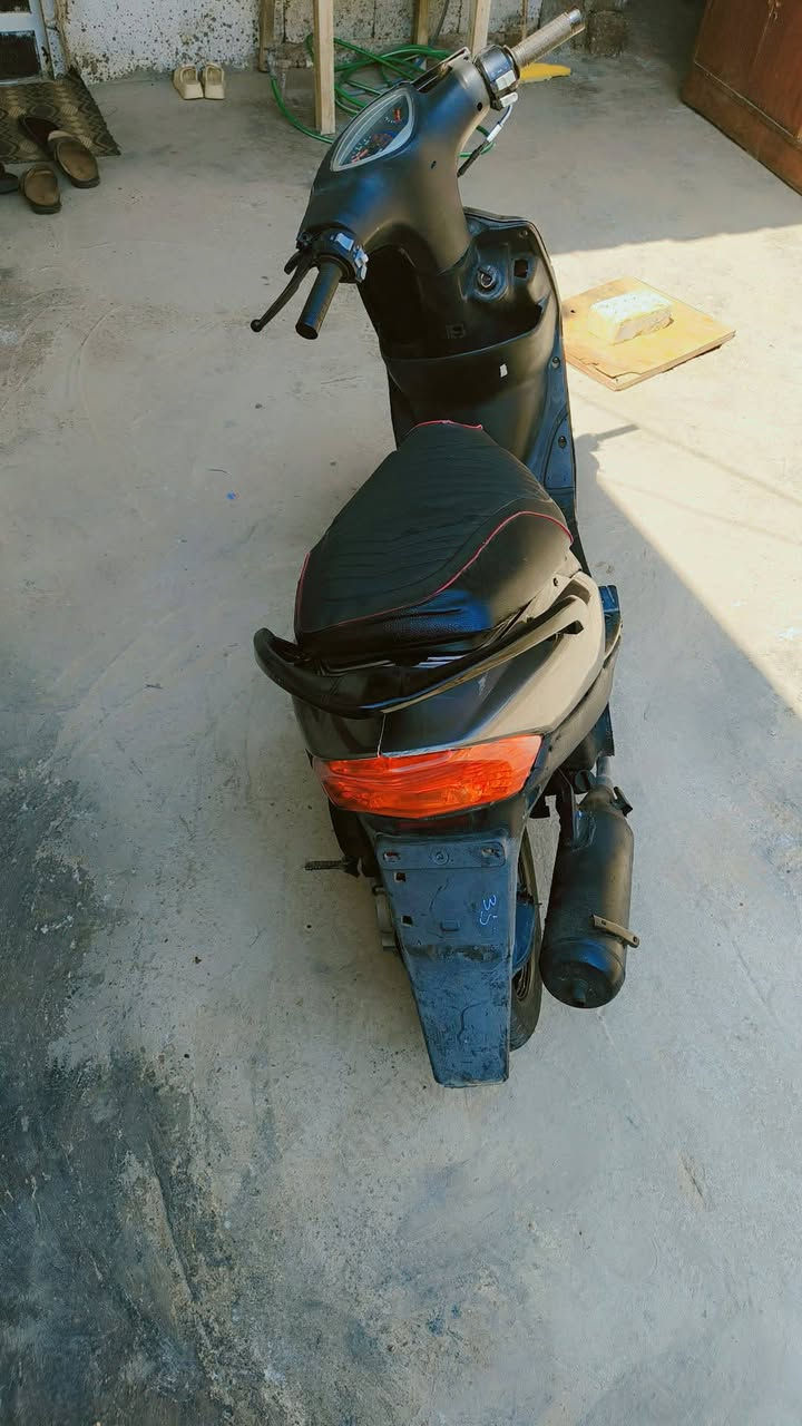 السلام عليكم ورحمة
ماكس عدله دراجه بلاده
مكينه مفتوحه 
نقص سلف فقط 
كلها شغال
سعر 450 
مكاني بغداد البياع رقمي وتساب فقط ***********
