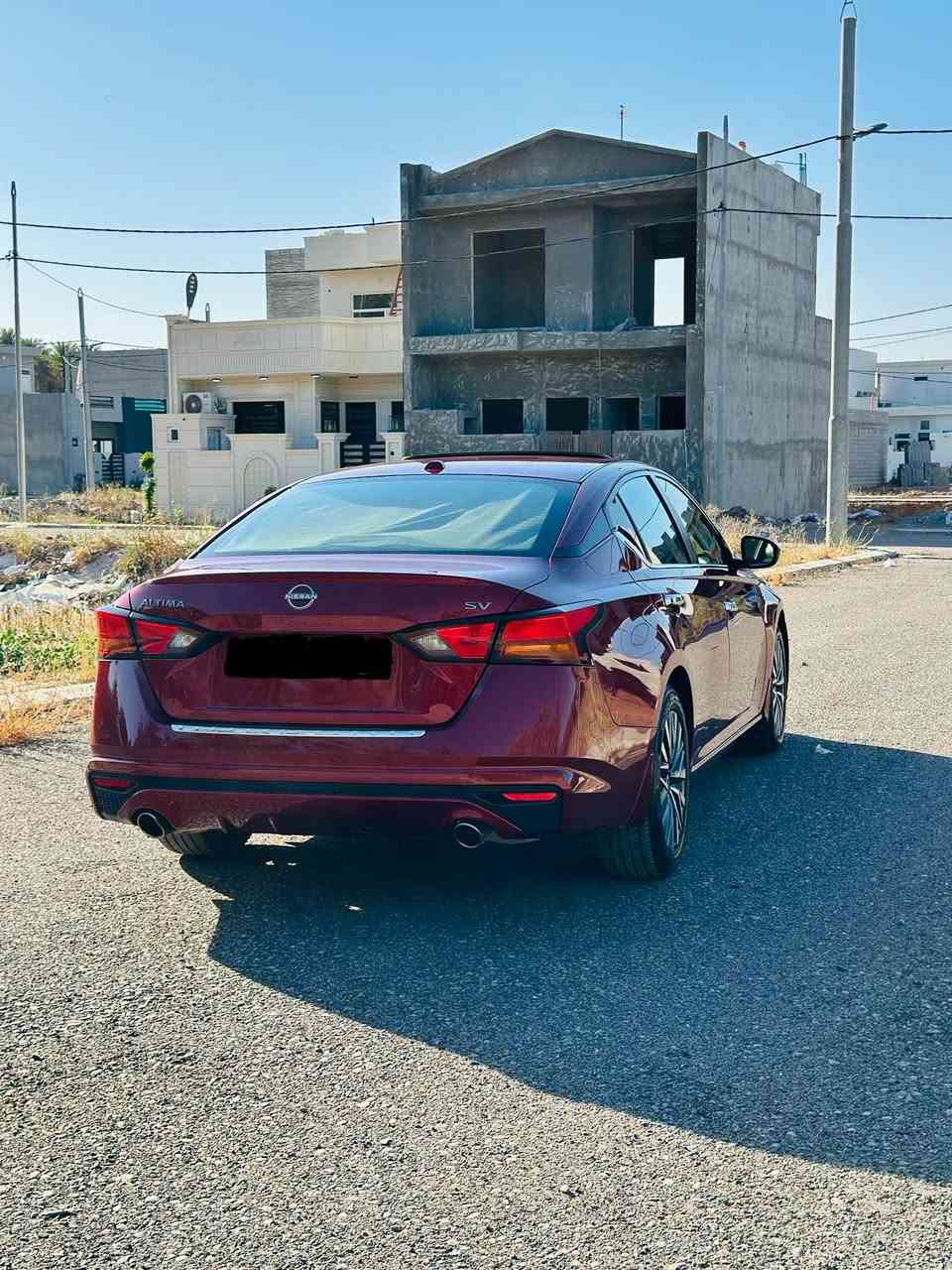 NISSAN
ALTIMA
2023
SV (plus)
2,5L
V4
42,594 Km

المواصفات SV PLUS 👑 //
• محرك 4 سلندر سعة 2.5 لتر بنزين
• قوة 188 حصان
• عزم دوران 244 نيوتن متر
• قير أوتوماتيك CVT
• نظام دفع أمامي (FWD)
• استهلاك وقود تقريبي 27 مدينة / 39 طريق سريع ميل
• جنوط ألمنيوم 17 إنش
• مرايا جانبية كهربائية مع إشارات
• مصابيح أمامية LED
• إضاءة نهارية LED
• حساسات خلفية
• زجاج خلفي مظلل
• مقاعد قماش فاخرة
• مقعد السائق كهربائي
• تشغيل بصمة 
• دخول ذكي بدون مفتاح
• مقود متعدد الوظائف
• شاشة معلومات 8 إنش
• شاشة عدادات 7 إنش
• نظام Apple CarPlay
• نظام Android Auto
• بلوتوث
• مثبت سرعة
• مكيف أوتوماتيك ثنائي المناطق 
• نظام الفرملة التلقائية
• نظام التحذير من مغادرة المسار
• نظام مراقبة النقطة العمياء
• تنبيه حركة المرور الخلفية
• كاميرا خلفية
• نظام ABS
• نظام الثبات الإلكتروني VSC
• وسائد هوائية متعدد

ضرر  ( جاملخ امامي صبغ + بنيد صبغ )
بدون دواخل ✅
شواصي سليمة 💯

السعر ///167$ ورقة وبيها مجال 💵

سيارة جديد و جاهز ما بيها اي نقص ✅

مكان سيارة - ديالى خانقين 🌇

للاستفسار اكثر 
*********** خناقين, ديالى
