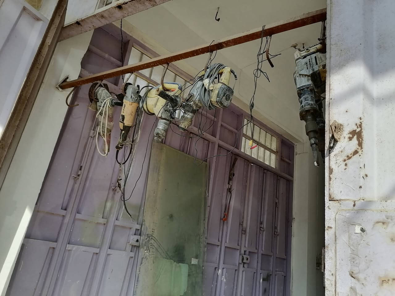 السلام عليكم
غراض سكلة كاملة للبيع ***********
الديوانية الشامية
