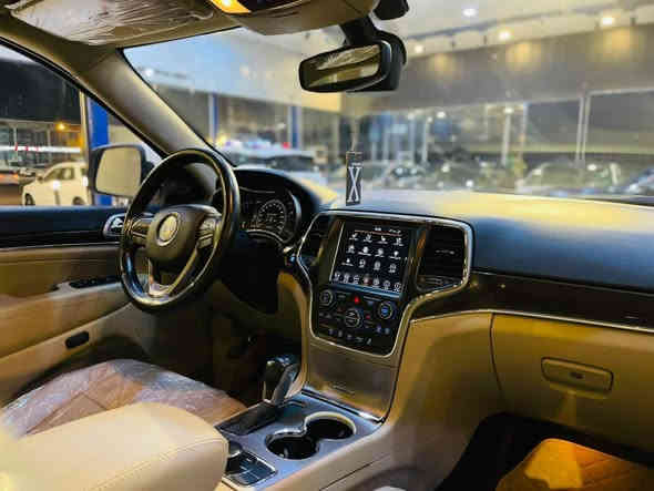 السلام عليكم للبيع جيب خليجي كفاله عامه كلين موديل 2018 فول لمتد بلص مواصفات رقم اربيل شرط الوكاله وتحويل 

مواصفات جلد شاشه كبيره بنوراما كشن ذاكره شاشات خلفيه داخل عسلي رادار جنطه كهرباء تشغيل عن بعد لايت لد وزنون والكثير من المواصفات اخوان السياره فول فحص السونار مرفق مع الصور 

السعر 270 وبي مجال موبايل *********** مرخصه اخويه الادمن والي متعجبه السياره يلكه الافضل منه ويدعيلنه بالرزق
