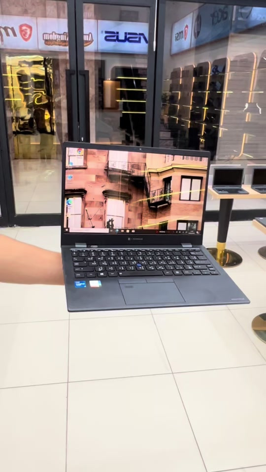 Tosheba daynabook  Cpu cori5th11 Rom 256gb ssd Ram 8gb Gpu intel iers 4gb Display 13.5inch بسعر400الف والتوصيل مجاني  *********** ***********
