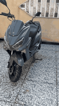 دراجة ان ماكس 2023 بحالة الوكالة مكفولة كفالة عامة  ملحقات كاملة  بصمت...