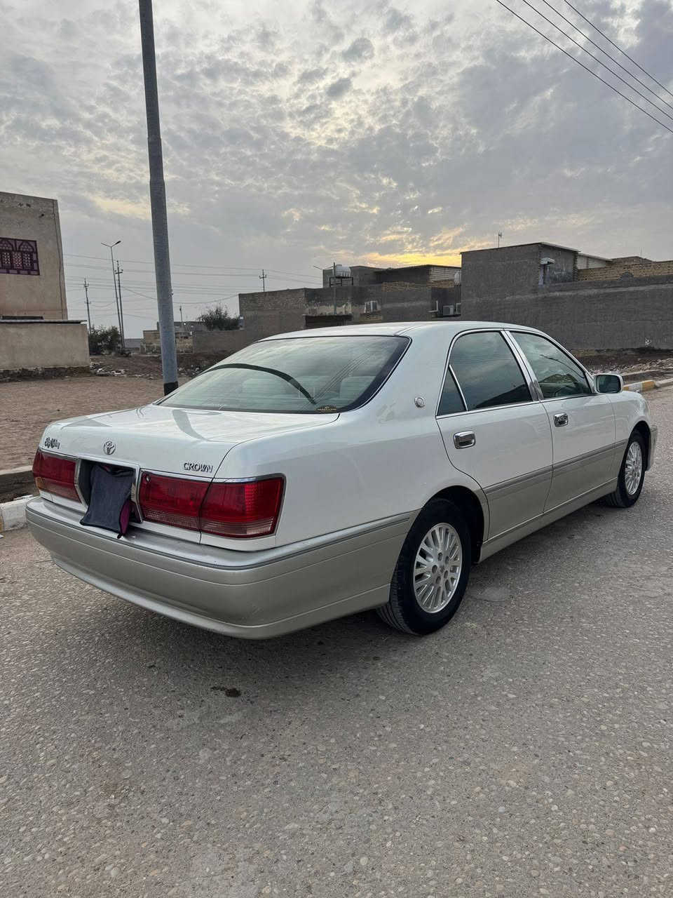 جنون ادوات دخول جديد حاويه مكفوله كفاله عامه 
     مامستخدمه سياره مااماشيه (سياره كارتون)
          3دكم
 محرك ديفور جبير  
حداديه تايرات جددد           
 تبريد ثلج برده خلفيه 
ستيرن كهربائي كشنات كهربائيه 
 جاهزه سياره مابيه ايي نقص 
السعر 70 وبيه مجال
 المكان سياره العماره      تصل ***********
