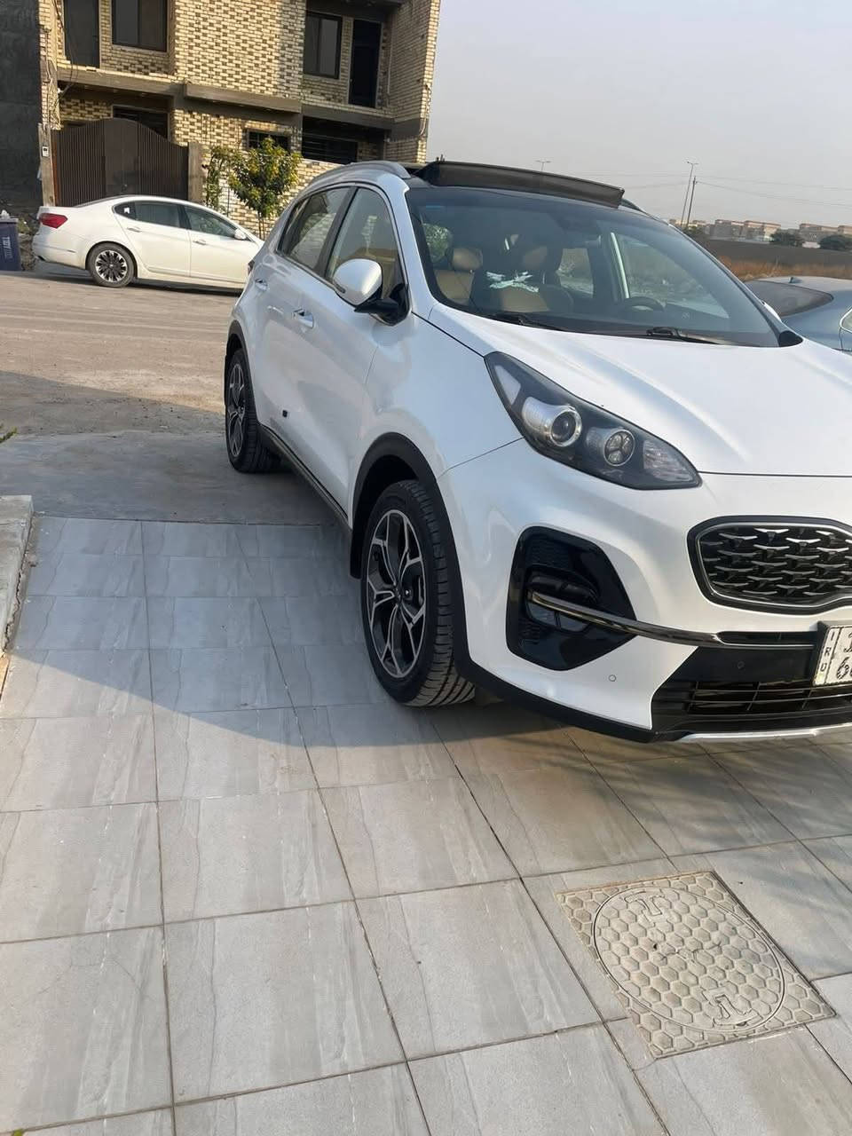 السلام عليكم
كيا سبورتج خليجي(جيتي لاين) أخت الزيروو

مكفوله كفاله عامه 

(استخدام شخصي ) 

 موديل 2020

ماشية ٣٧ الف 

 فول 1/1 اعلى فئة بالموصفات معروفه ل جي تي 

موصفاتها : 

مكينة 2000 دوش

بصمةتشغيل

تشغيل عن بعد 

وبصمة ابواب 

بانوراما

ترحيب عند الاقتراب

شاحن واير لس

مري شفط 

جنطه كهرباء 

لد نهاري  + بك لايت LED 

لايت ضباب

ويل كب 19

كشنات جلد + كهرباء السائق والصدر

مود درايف DRIVEMODE 3انضمه

ستيرن رياضي  

تحكم ستيرن فول مع تحكم بلوتوث

قطعتين تبريد امامي خلفي 

سايد بريك بصمة 

لايت اوتو

اريل نفكيشن

حساس امامي

حساس خلفي

نضام منحدرات

5 ويل مال جيتي

شفتات ستيرن

شاشة اعطال

سونار موجود 

رقم بغداد باسمي تحويل مباشرة 
السعر ٢٢٧

للتواصل ***********  بي واتساب
