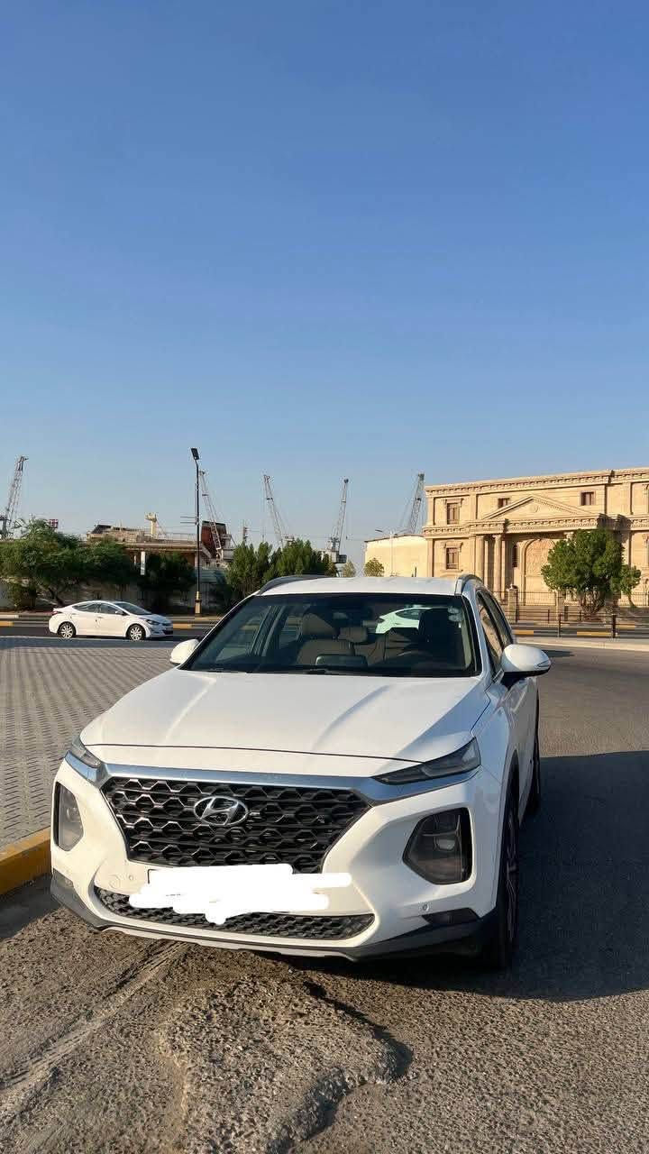 السلام عليكم
سنتافي موديل 2019 خليجي ٤ سلندر رقم اربيل 
ماشيه 80km
مكفوله كفاله عامه كير ومكينه ومكفوله من الضربه بيها زلغ واحد على كد شبر بالباب موضح بالصور
 السيارة تبريدها ثلج 
حساسات امامية وخلفية 
صندوك كهرباء
وضعيات قيادة(سبورت ، ايكو، كومفرت)
مراية شفط
كراسي كهرباء 
شاشة 
 السعر ٢١٥ وبيها مجال للشراي 
مكاني بصرة للتواصل ***********
