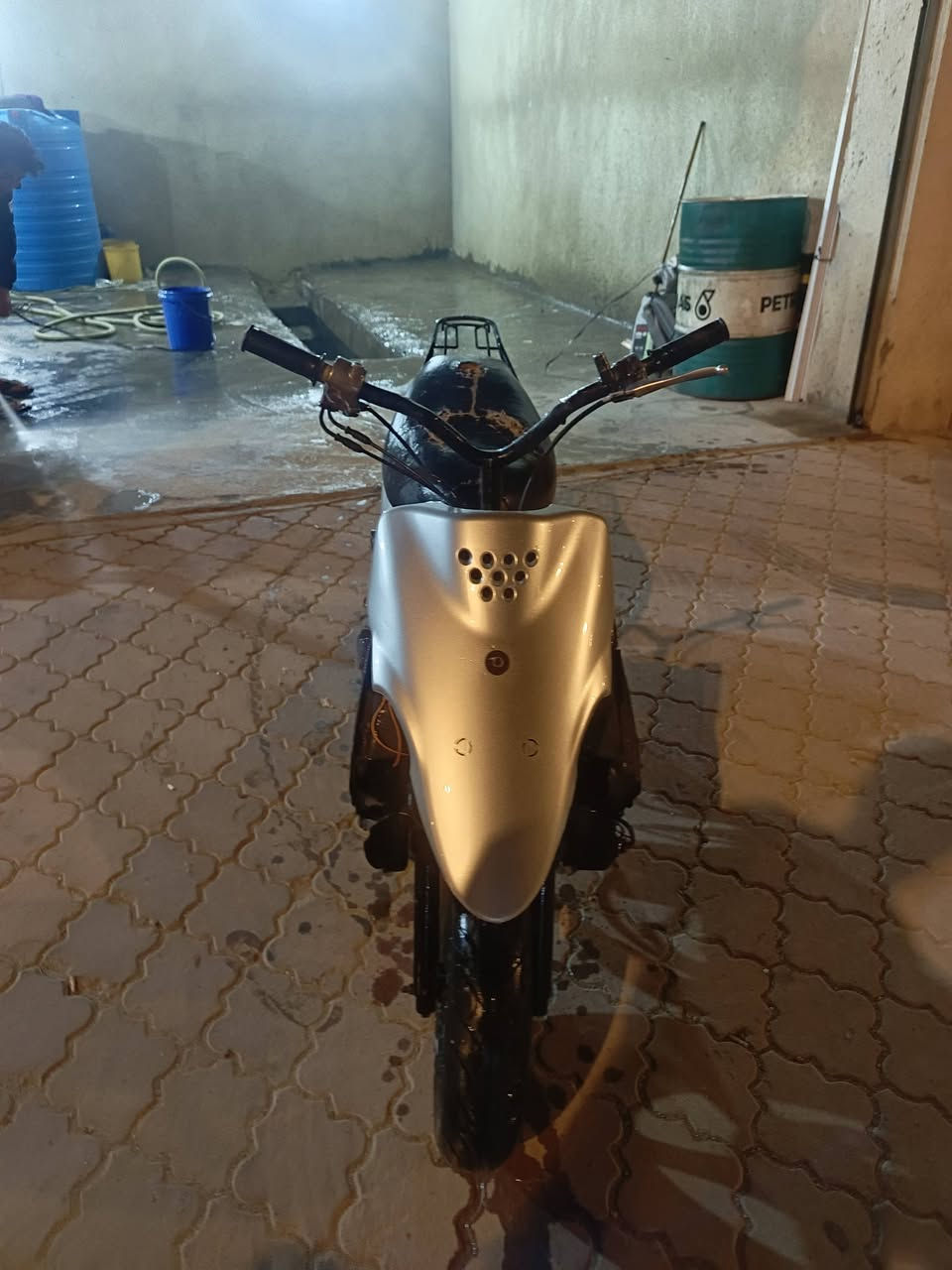 سلام عليكم درجة بيجي نضيفه الدرجة قفل 🔒150 المكان الناصرية الصخين
***********
