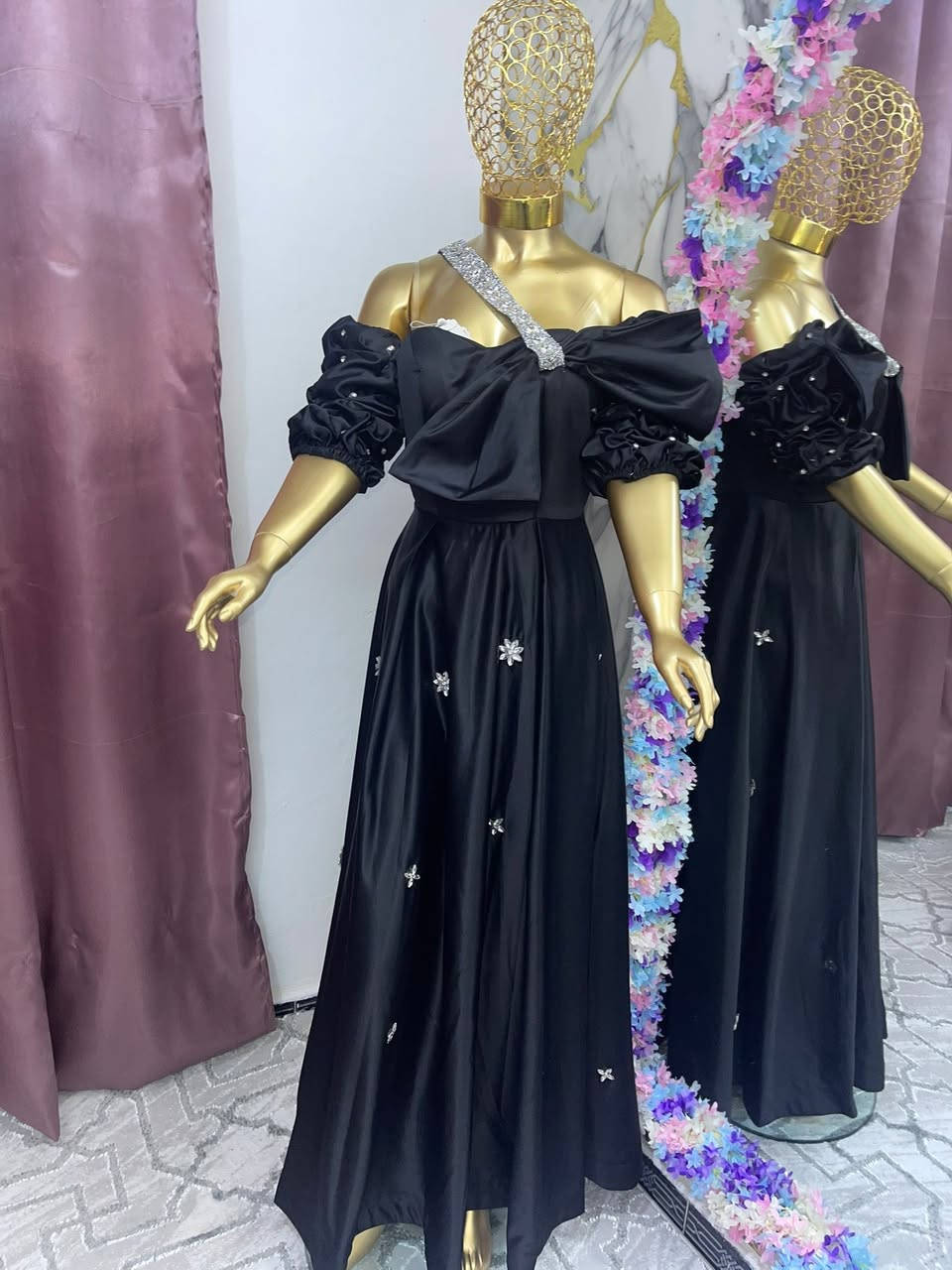 ✨ لمية بوتيك ✨

بداية صغيرة من القلب 🤍

اليوم عم نبلّش حلمنا من البيت،
بوتيك فساتين راقية،
مخمل – ساتان – سهرات أنيقة

اخترنا نبلّش خطوة خطوة
بحب، بذوق، وبثقة 🤍

✨ متوفر لدينا تعديل القياسات
(تكبير – تصغير) لراحة كل زبونة

📍 الاستقبال حاليًا من البيت
📩 للحجز والاستفسار: دايركت

الله يبارك بهالبداية ويكبرها 🙏✨

بتشرفونا بمتابعتكن وتصيرو زباينا الحلوين 
وهي رابط صفحة الانستا ♥️♥️ https://www.instagram.com/lamia_dress_boutique


**إذا كنت صاحب هذا الإعلان وتريد حذفه لأي سبب، رجاءا أرسل رسالة إلى الدعم الفني**