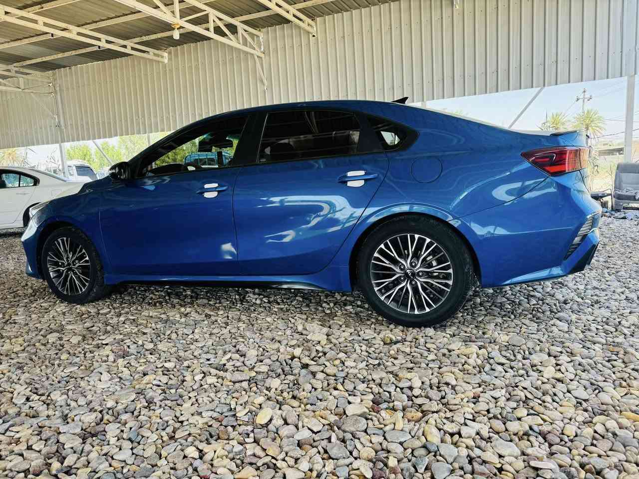 السلام عليكم للبيع فورتي موديل ٢٠٢٣ فول مواصفات رقم بغداد سيارة حادثه فقط جاملغ وبنيد بدون دواخل مكفوله من الضربه سيارة مكينه كير صدر تخم تاير كله عله وضع الشركة السعر ١٢٥ وبيه مجال للشراي بيع مستعجل الستفسار ***********
