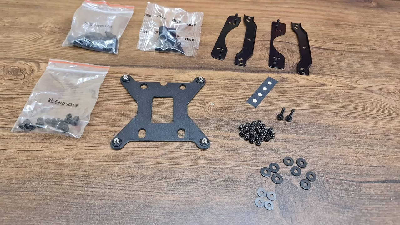 يدعم أغلب مقاسات المعالجات الحديثة، بما في ذلك:

Intel: LGA 1700 / 1200 / 115X / 2011-3 / 2066

2 مروحة ARCTIC P12 بحجم 120 mm

يسمح بالتثبيت على منصات AMD وIntel 

📏 الأبعاد:

الرادياتور: 277 × 120 × 38 mm

الوزن الإجمالي (يشمل الأنابيب والمضخة والمراوح): حوالي 1.2 kg

سعر 80 الف توصيل موجود


**إذا كنت صاحب هذا الإعلان وتريد حذفه لأي سبب، رجاءا أرسل رسالة إلى الدعم الفني**