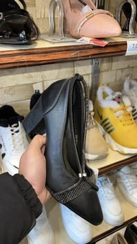 حذاء كعب • عرض ناري • حرق الأسعار