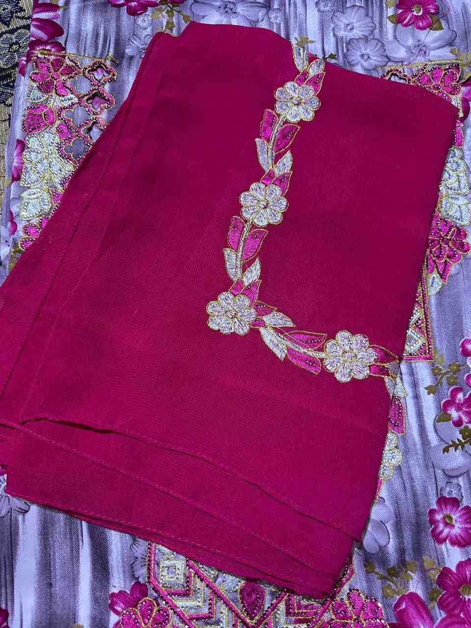 توفرت المخاوير الحرير الاندنوسي الاصلي
مع شال وتطريز  
#مخاوير #مخور #حرير


**إذا كنت صاحب هذا الإعلان وتريد حذفه لأي سبب، رجاءا أرسل رسالة إلى الدعم الفني**