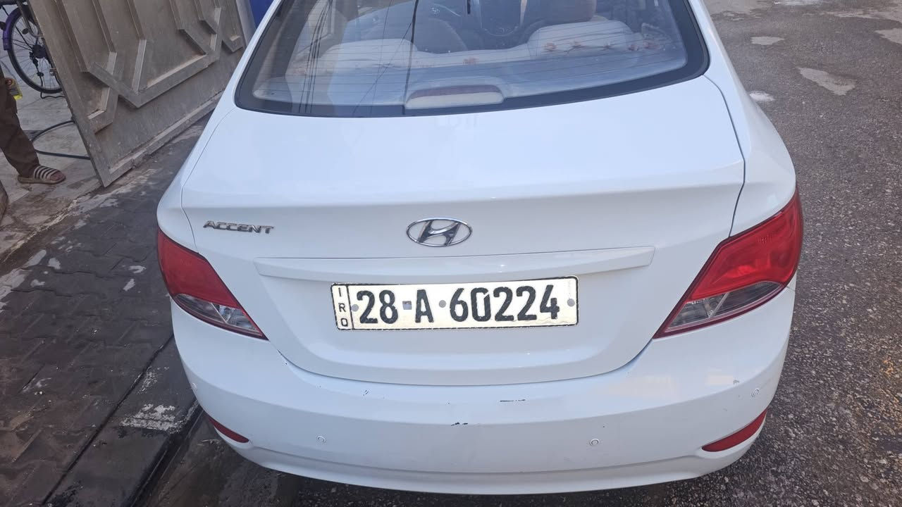 من رخصت الادمن 
اكسنت 2015 خليجي
محرك 1600 خطرتين 
السياره بيه قطعتين جملغ امامي جه السايق وبنيد
السياره جهازه حداديه وتاريات تخم جديد هستوني مشتريله 
بس بيه صوت بل المحرك ابيعه على وضع المحرك مع العلم تمشي والسياره طبيعي
رقم نجف بسمي مداور ثاني يوم 
السعره 90 قفل
للتواصل على هذا الرقم فقط وتساب
***********
