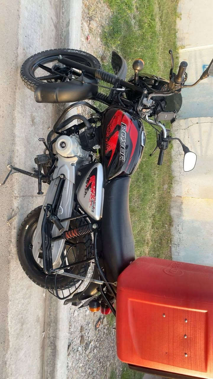 دراجه بوكسر موديل 2023
الدراجه نضيفه وماناقصها كلشي كهربائيات كلهن شغاله تخم تاير صار شهر من مبدله چوبلس ثنينهن 
الدراجه بيه خيط خفيف
السعر مليونين و١٠٠ وبيها مجال
مرقم بغداد بسمي تحويل ثاني يوم
***********
