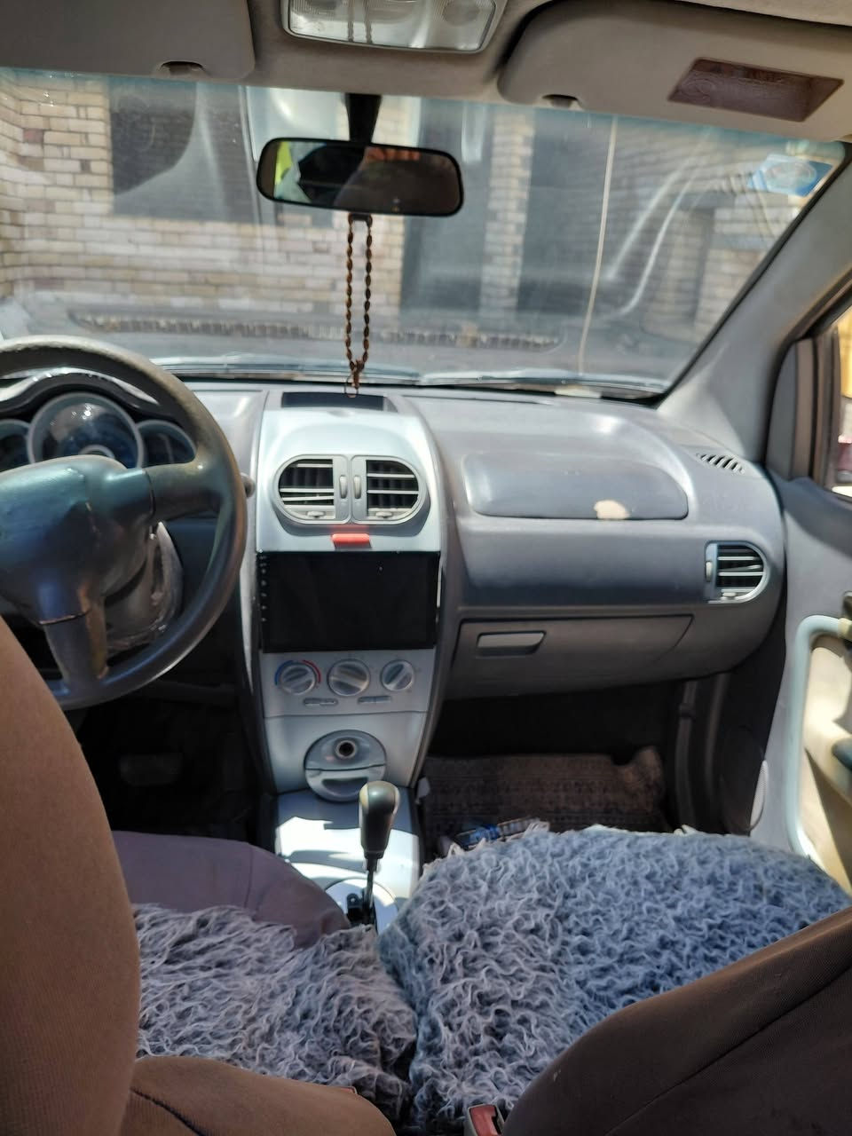 سيارة شيري للبيع تبريد تدفئه كير محرك مكفول شاشه رقم انكليزي سنويه جديده باسمي تحويل ثاني يوم سعر ٣١ وبيه مجال مكاني بغداد سريع الغزاليه للاستفسار اتصال ***********
