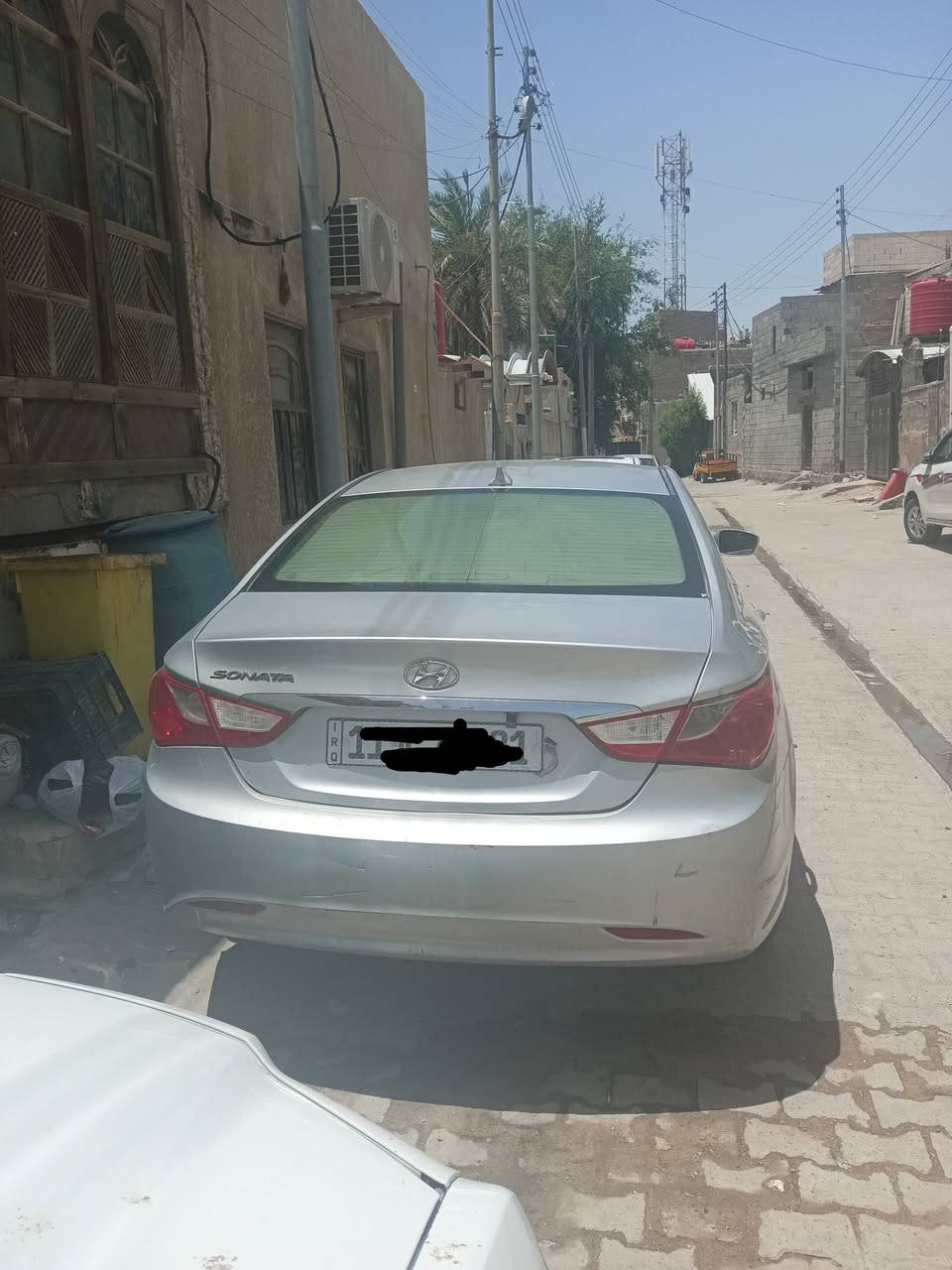 السلام عليكم سوناتا للبيع 2013 وارد امريكي محرك 2400 سلفري رقم بغداد مشروع وطني تحويل ثاني يوم سنويتها تنتهي 2029
1- كير محرك : كفاله 
2- تبريد : ثلج كفاله
3- جاملغ ايمن امامي : كفاله من التبديل والصبغ والجراد ما عدا بيه بارد شبر بداية الجاملغ
4- الجاملغ الأيسر الامامي :كفاله من الصبغ والتبديل والجراد فقط بارد ابدايته
5- الباب الامامي الايمن : كفاله من الصبغ والتبديل والبارد والجراد 
6- الباب الخلفي الايمن : كفاله من التبديل والبارد والصبغ والجراد
7- الباب الخلفي الايسر : كفاله من التبديل والصبغ والبارد والجراد
8- الجاملغ الخلفي الايمن: كفاله من التبديل والصبغ والبارد والجراد ما عدا طخه صغيره بيه بنهايته
9- القماره والتكم : كفاله من الصبغ
 والبارد والجراد والتبديل
10- الصندوق الخلفي : كفاله من التبديل والصبغ والبارد والجراد
11- البنيد الامامي : مفتوح وراجع اصلي لا مصبوغ ولا جارد فقط بارد بيه قليل
12- الدعاميه الخلفيه : كفاله من الصبغ والتبديل
الدعاميه الاماميه : فقط صبغ 
13- الحداده الاماميه والخلفيه جديده تم نفضها بالكامل يعني حدادتها 100/100
14- شاصيها : كفاله
15- اللغد الأيسر كفاله اللغد الأيمن فقط طخه خفيفه ومسويه بارد
16: تخم تايرات جديد غرفة السياره نظيف وحلو 
ملاحظه/ السياره مناقصها شي والسيارة لا تنقيص بيها ولا ادك ادوانص أفول كله عادي شغل تبريد واكبس ترايها البغداد
( السياره شرط الفحص والسونار)
السياره مكانها بصره وايضا صاحب السنويه بصره
الاتصال على الواتس ***********
