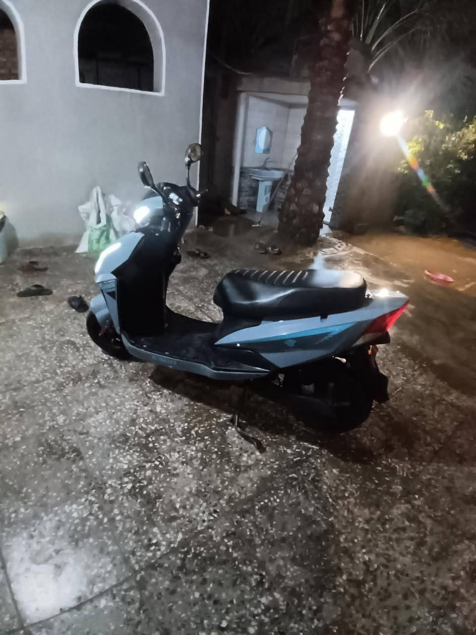 السلام عليكم دراجة شحن للبيع الماسه النضافه فول السعر 650 وبيها مجال للطيبين العنوان الطارميه شارع السكلات  جامع زين العابدين للتواصل عل رقم واتساب ***********اة ماسنجر ماكو مشكلة  🤍🤍
