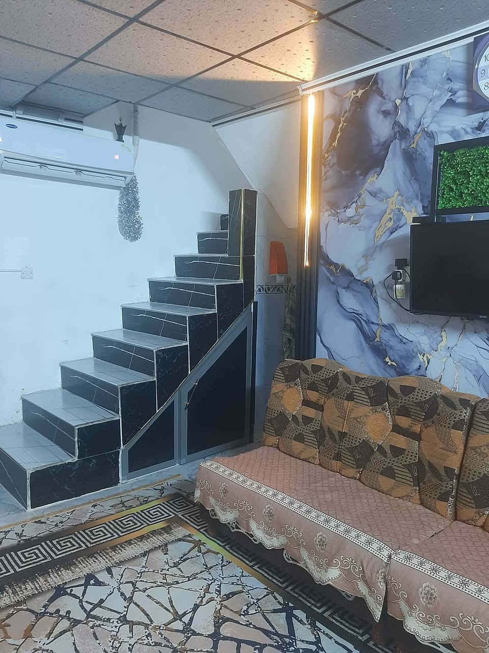 دار للبيع
منطقة الدركزليه 
مقابل فرع الطابو من جهة الخوصر
 خلف حلويات اوغلو
 المساحه ١٢٤ متر 
غرفتين وهول واستقبال ومشتملات 
للاستفسار الاتصال على الارقام *********** و ***********
