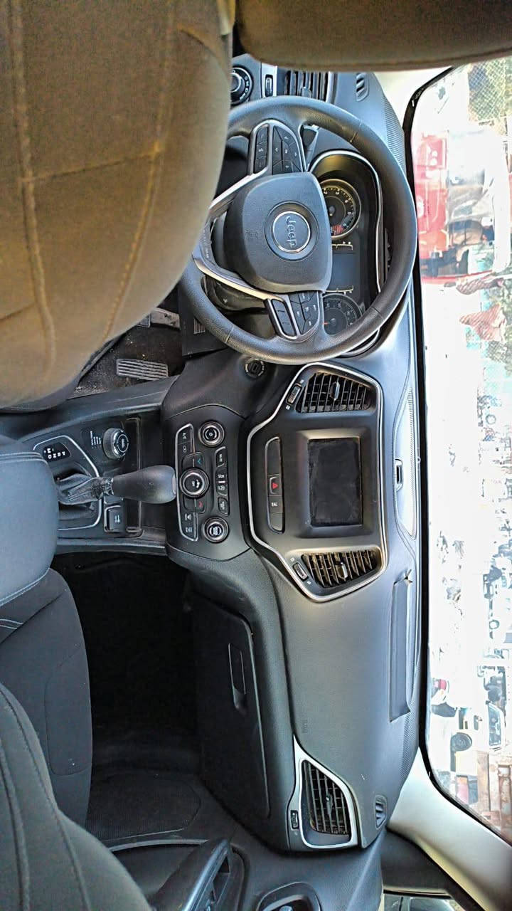 سلام عليكم جيب بزون 2021بغداد نكليزي سيارة بسمي جاهزة تحويل ثاني يوم ماشية 151 ميل مصبوغة عام جمالية فور ويل السعر /125 وبيها مجال مكاني بغداد مدينة الصدر رقمي/***********
