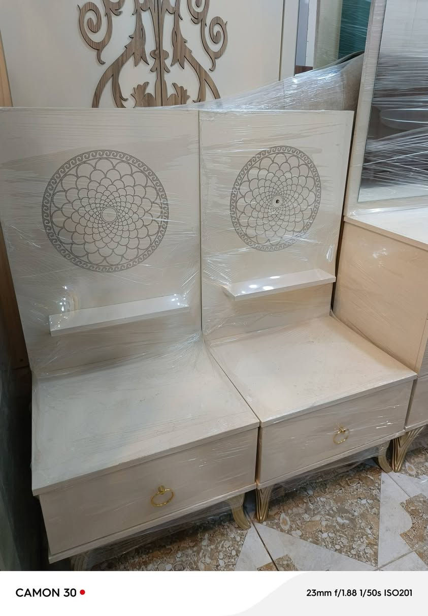 ناونيشان /سليماني كانيسپيكه پيشانگاي مه ليك

/MDEتاقم نوستني / ده ستكرد/ موادي
ره نگي/ئؤفوايت

سعري/٦٥٠ هه زار

تاقم نوستنه كه /٦ پارجه يه بهدؤشه كه وه 
سيسه مي/١٨٠ به /٢ مه تره / سيسه مي جه كه /واته ناو مه خزه  نه

كانتؤري/٢٤٠ دريزه /٢٢٥ به رزه /٦٠ قوله 
واته بؤنوينيش ئه بيت

هه ر به ريزي خوازياره ئه تواني په يوه نديمان پيوه بكات

گه ياندنيشمان هه يه بؤ سه ر جه م شاره كان 

***********  viber
