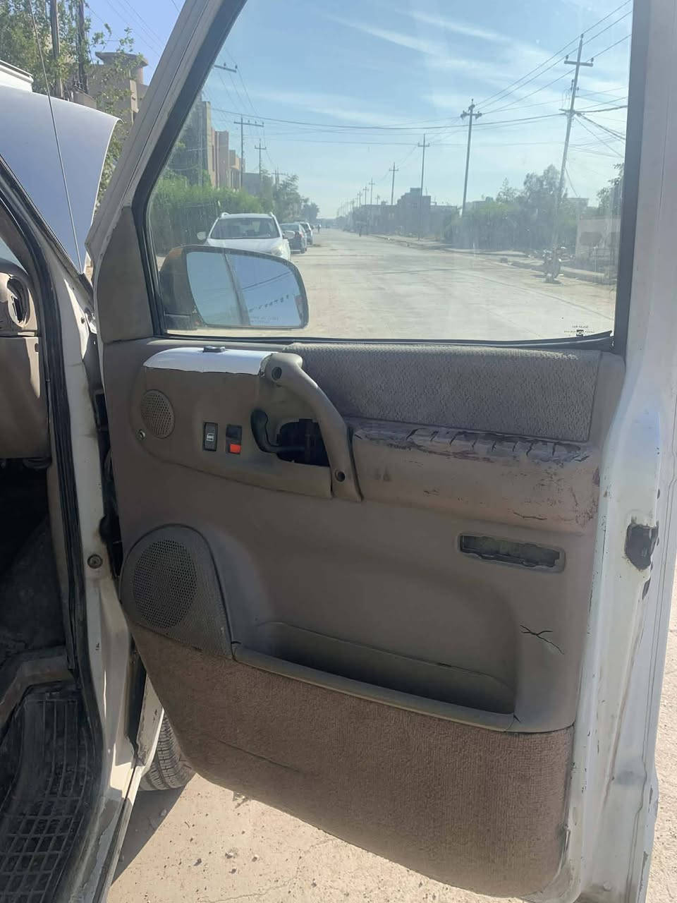 فإن استرو البيع سياره كمل مابيه نوقص مكينه كيره بلا شرط موديل 98 بعد فحص موقت بغداد أول وكيل موجود سعره 27 بيه مجال مكان سياره كركوك
