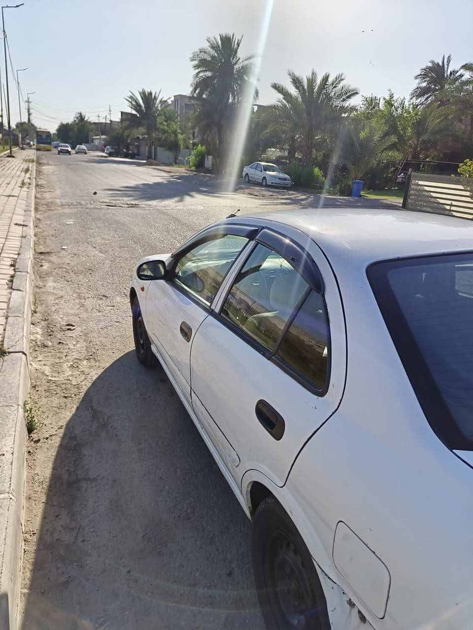 السلام عليكم 
نيسان سني موديل 2009
 بيها بارد بالجمالغ الامامي سياره ما بيها ضرب بس بارد و بيها خسف بالباب الايمن موجودة بالصور
تبريدها شغال
كير و مكينه مكفولات 
سياره باسمي تحويل ثاني يوم 
 مكان السيارة بغداد/ العامرية
هذا رقم للتواصل ***********
 اريدها ب105 و بيها مجال
