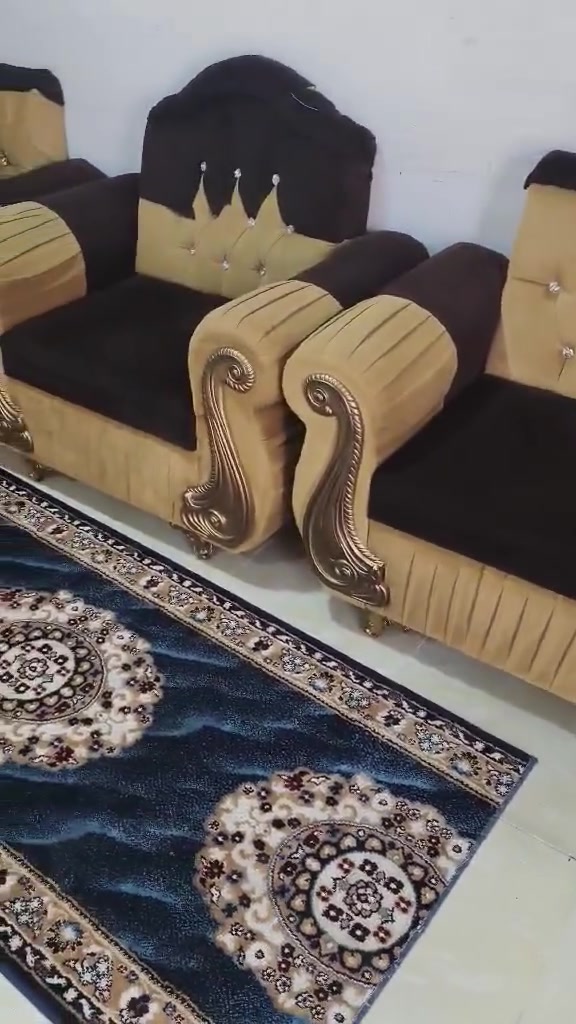 السلام عليكم عندي هاي الغراض للبيع رقم الهاتف ***********
