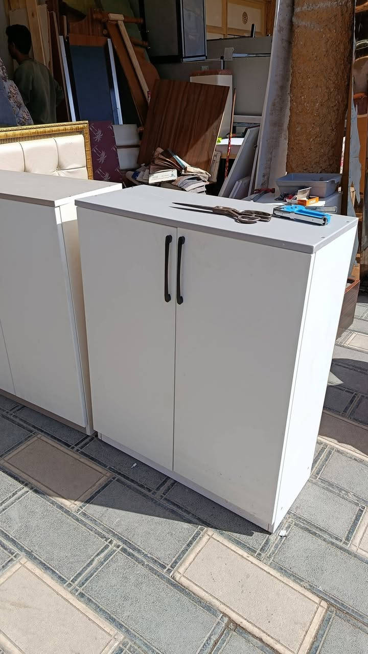 مقاعد غربيه جديده السعر 30 يوجد توصيل
***********

كيشوانيه 75
