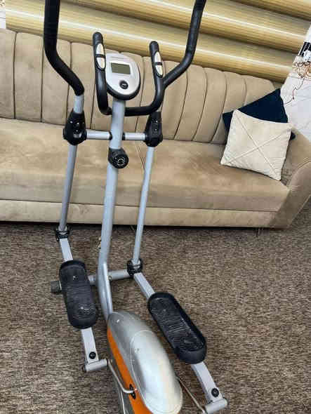 جهاز باسكل اوبتكل لبيع مستعمل قليل جدا  الجهاز بعده جديد ونضيف يتحمل وزن ١٥٠-٢٠٠كيلو  لاستفسار خاص او اتصال ***********
