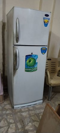ثلاجة شغالة • للبيع