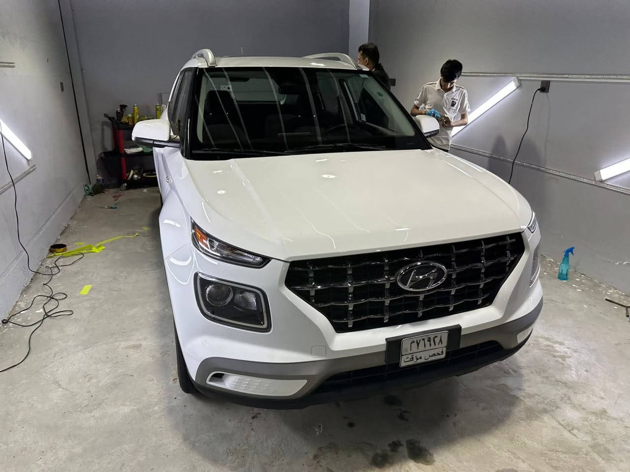 السلام عليكم هونداي فينو  
مديل : 2024
ماشيه :3400 mi
حجم المحرك : 1600 دبل نوزل 
مواصفات : الفول 1/1
حادث موضح بالصور مكفوله من الدواخل باب الخلفي مبدل نفس الون وباب السايق على كد الضرر انصبغ يعني ربع الباب ايرباك برده فقط ومصلح .
 للاستفسار ***********
