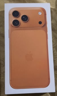 آيفون ١٧ برو ماكس • ٥١٢ • بالكارتون