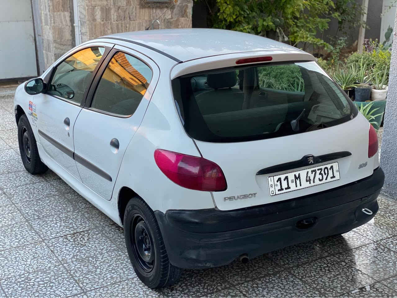 السلام عليكم
#للبيع بيجو 206 فرنسي موديل 2000

#السعر_37$ بيها مجال قليل

♦️ #بأسمي رقم بغداد انكليزي جديد + سنوية جديده لغاية 2029 + هزه جديده لغاية 2026/9/1

♦️ السياره نظيفه بدون اي نقص (مال شغل ) :

• كير ( عادي ) + محرك 1400 + تبريد ❄️ + تدفئه 🔥 
• صدر جديد + تخم تاير + ويل جديد
• كهربائيات كلها كامله و بلادي مابيها اي نقص او جطلات
• غرفتها كلش نظيفه

♦️العنوان : بغداد _ المحمودية
هـ /   *********** بغداد, العراق
