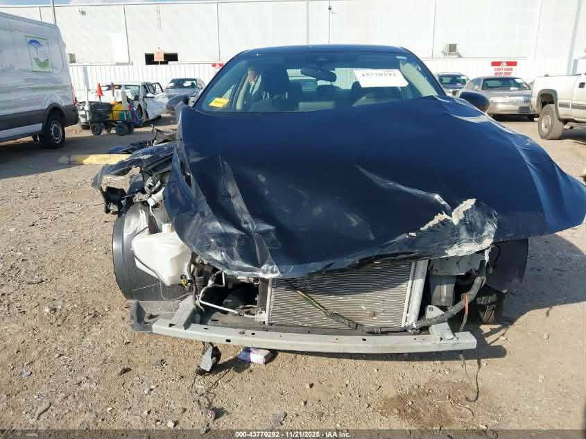 السلام عليكم عندي نيسان سنترا موديل 24 ماشيه 32 الف واصله بغداد ابيع بدون تصليح وبدون رقم السعر 100 الشراي يتصل ***********
