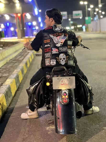 سلام عليكم 
شادو سلشر 400cc دراجة مكفولة ما مرقم منفيس موجود 
دراجة كلش مرتبة ونضيفه ميسان (العمارة) السعر المطلوب 18$بيها مجال قليل )(***********)
