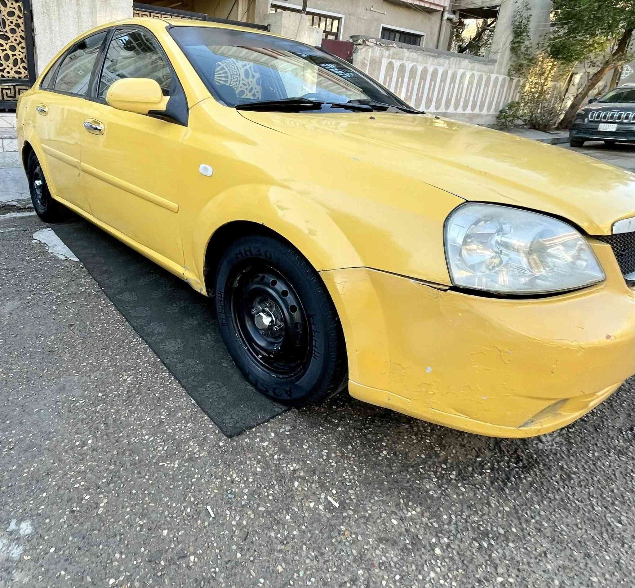 سلام عليكم 
دايو لاستي 2007  
مواصفاته 
شاشه كبيره 
كشنات جلد 
كشنات تدفئه 
تحكمات استيرن 
حساسات خلفيه 
كامره خلفيه 
تبريد بيانو 
كير جديد قبل شهر شديته 
مكينه ممتازه لا تبخير ولا تنقيص 
تبريد ثلج 
تخم تاير جديد بيه 
رقم دولي رقمه قادسيه سنويه لل 2029  سنويه بأسمي 
مكاني بغداد حي الشباب قرب تقاطع درويش 
***********
