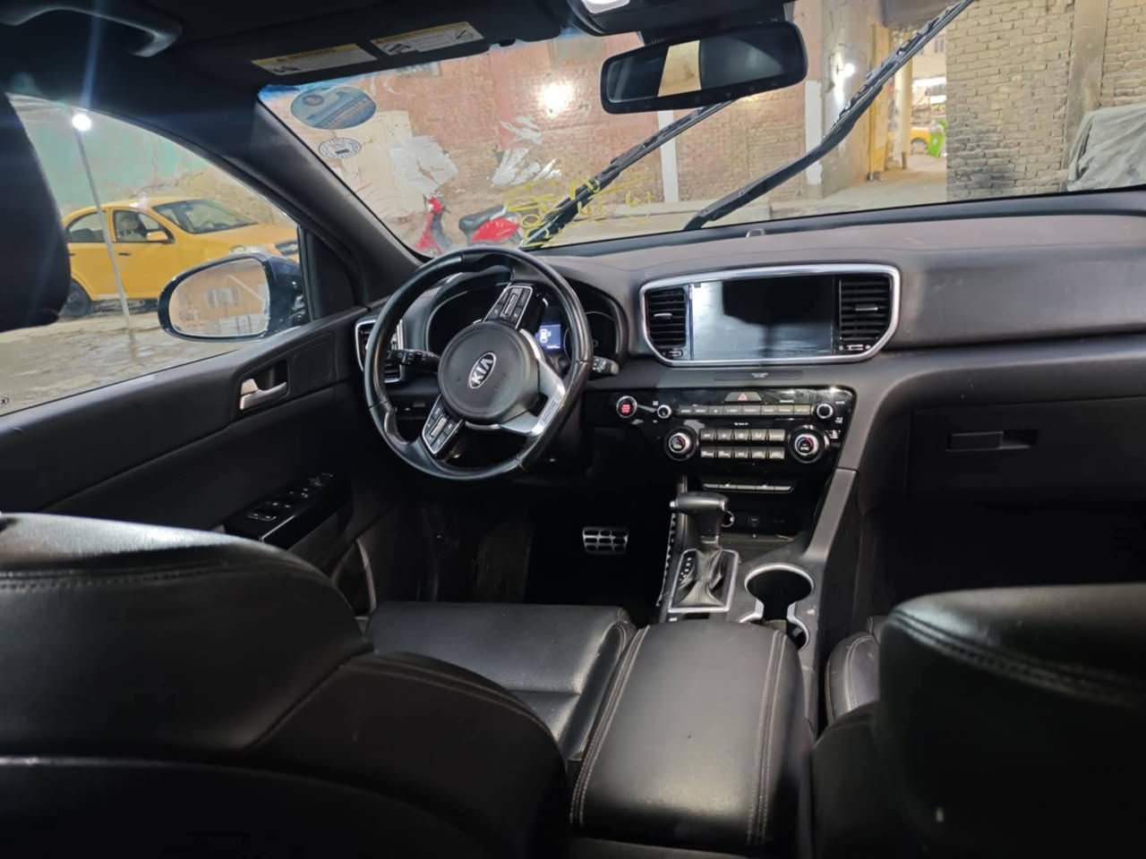 سبورتج 2022 فول مواصفات بنوراما بصمه فول للاخير
حادثها كلش بسيط جاملغ جهة السايق ودعاميه خلفيه واضح بالصور كلشي رقم

اربيل الدولي

مواصفات الفول معروفه سعرها 185 وبيه مجال للتواصل
*********** أو يتفضل خاص
