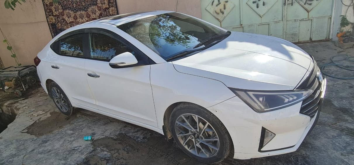 اللنتراء موديل 19 خليجيه بيها بس قبق الجنطه مبدل ابلادي بسمي السياره رقم ديالى السعر 145 بيهامجال ***********
