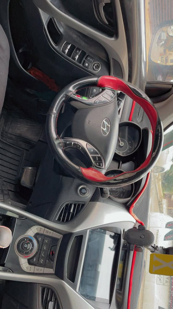 النترا 2012 فول بصمه وسلايت وسياره جديده مال شغل تبريد تدفئه بيع بل قسط مقدمه 75 وبيها مجال باقي تفاصيل اتصل ***********
