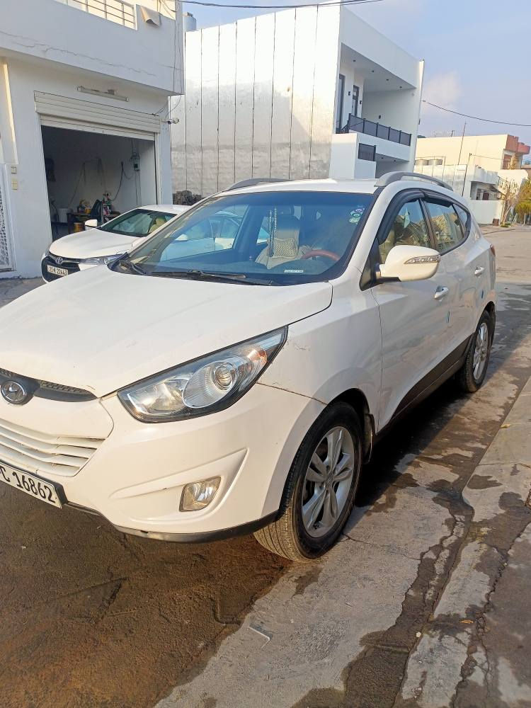 مودیل  2013 
مەکینەو گێری بەشەرت  ،  مەکینەی تازە  داگیراوە ، لێدراوێکی  پێشی  هەیە  بۆنیتی گۆڕاوە ، دەرگای سەکن و چاملخی دوای سایەق  بۆیاخە.
***********
*********** شمشمل, السليمانية
