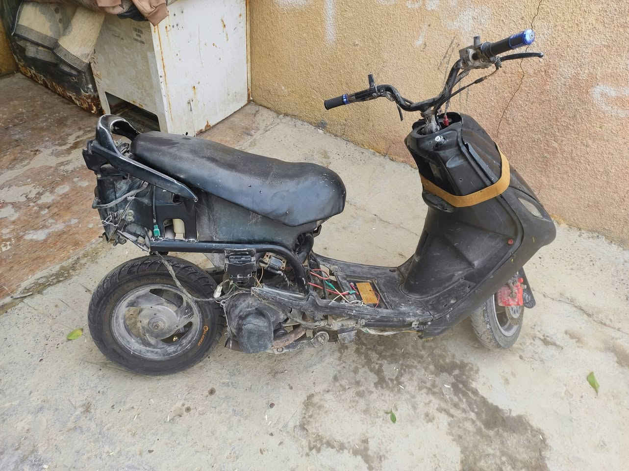 السلام عليكم دراجه للبيع نظيفه وحلوه شغاله نقص حصانصه انكسرت دراجه نقره كفراتها كاملهر وبها مجال 200 مكان الشهداء الصقلاويه


**إذا كنت صاحب هذا الإعلان وتريد حذفه لأي سبب، رجاءا أرسل رسالة إلى الدعم الفني**