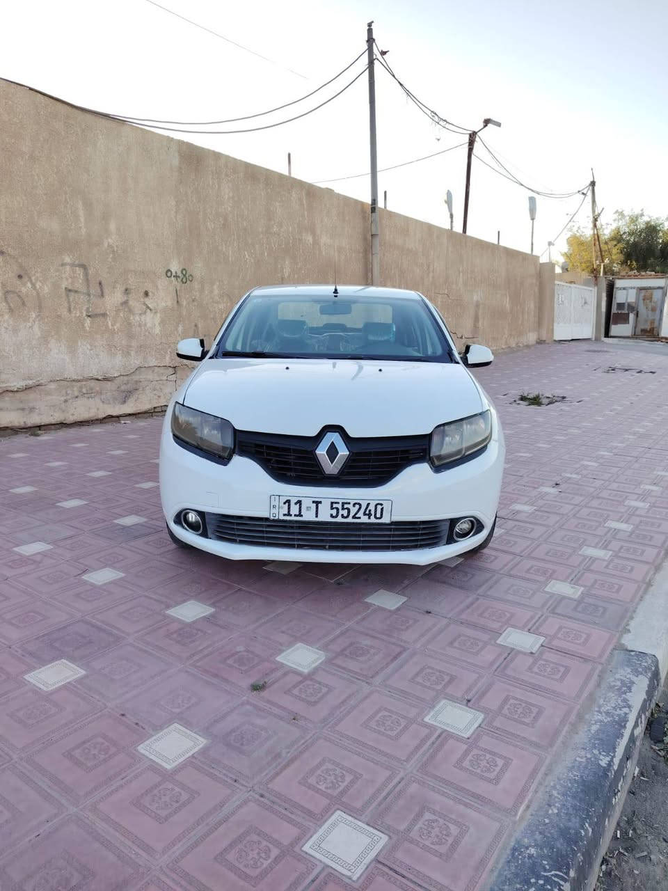 السلام عليكم رينو سنبل للبيع مديل 2016 رقم بغداد انكليزي تحويل ثاني يوم سنويه جديده هزه جديده مكينه كير حداديه مكفولات تبريد ثلج ❄ تخم تاير جديد السياره جاهزه من كلشي بيه مكانات صبغ قليله السعر 66 وبيها مجال حك الجيه مكاني كربلاء رقم الهاتف ***********
