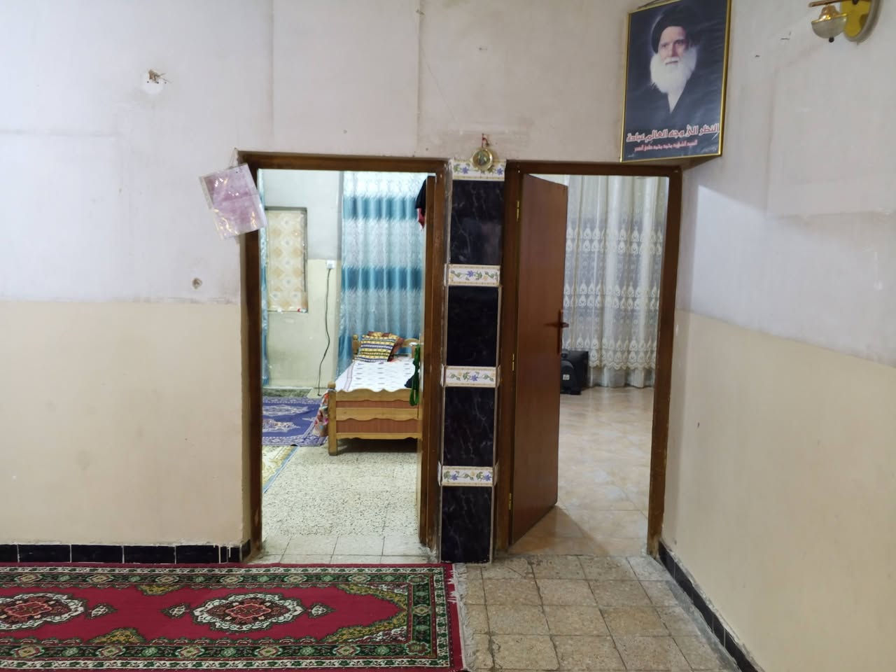 السلام عليكم البيت للبيع مساحة البيت 160للبيع بيت نص او كامل للبيع مكان البيت بغداد الجديدة الأمين الثانية فلكة الحدادين الاتصال على رقم ***********
