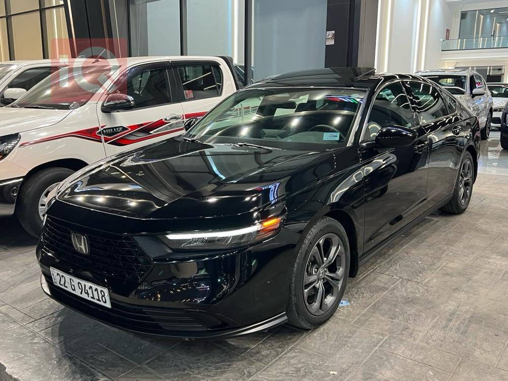 السلام عليكم
اكورد 2023 
ماشيه 33 
حادث فقط جنطه
بانزين مو هايبرد
مواصفات
فتحه 
رادار
كشن كهرباء
ايكو 
سبورت
السعر 165  مكاني بغداد سيديه


**إذا كنت صاحب هذا الإعلان وتريد حذفه لأي سبب، رجاءا أرسل رسالة إلى الدعم الفني**